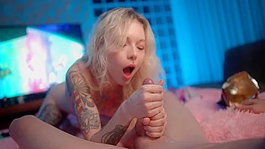 Full Video I Distracted My Roommate With Bj And Riding While We Were Gaming With Gamer Girl