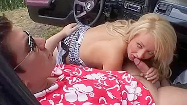 Unexpected Threesome Outdorrs In A Car
