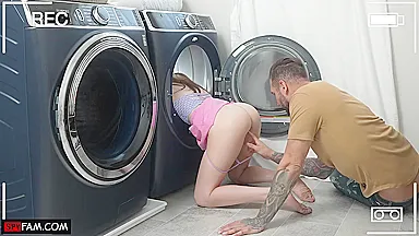 Tess Thompson In Helping Stuck Stepdaughter