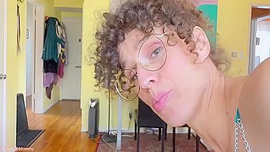 Vibewithmolly And Vibewithmommy - Stepmom Tests To See If Im Gay 15 Min