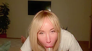 Stepdaughter In Shorts Persuades Stepdad To Fuck Her