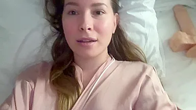 Hot Teen Jerks Off Pussy And Cums For Real