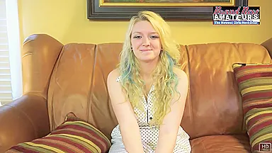 Linda Blonde - Chelsie Cant Stop Playing With Her Meaty Pussy!