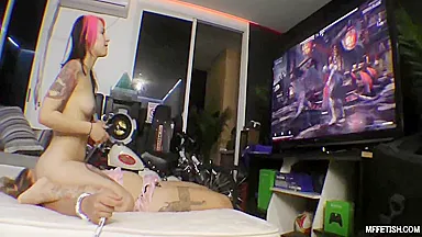 Great Seat For A 30 Min - Mila Spook And Gamer Girl