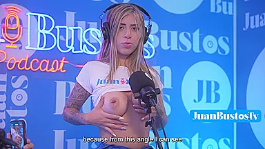 Mejor Que Sus Juguetes Squirtea En Maquina Sybian En El Podcast De - Juan Bustos, Big Ass Blonde And Molly Smith