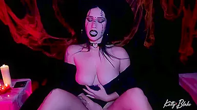 Katty Blake - Bruja Malvada Hechiza Hombre Con Gran Polla