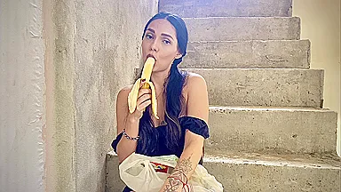 A Le Gusta Tanto Banana Que Ahora Tiene Ganas De La Mia - Porno En Espanol