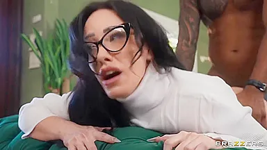 Jennifer White In Electrifying A Bored Housewife