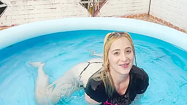 18 Years In Sexy Blonde Is Taken By Stranger And She Thanks Him By Getting Fucked