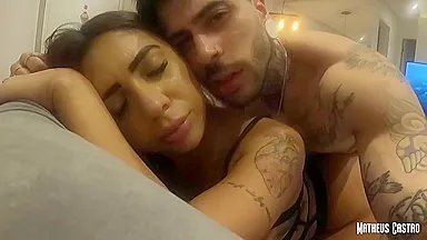 Meu Melhor Amigo E Uma Cavala De Cauda Grande Que Gosta De Beber Leite - Com - Matheus Castro And Lanna Belford