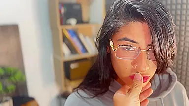 Descrubri A Mi Hermanastra Viendo Porno Y Luego Hacemos Todo Lo Aprendido En Los Videos